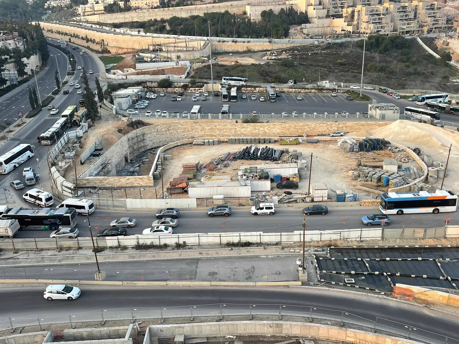 חניון ומסוף אוטובוסים 4-9 · תיעוד מהשטח