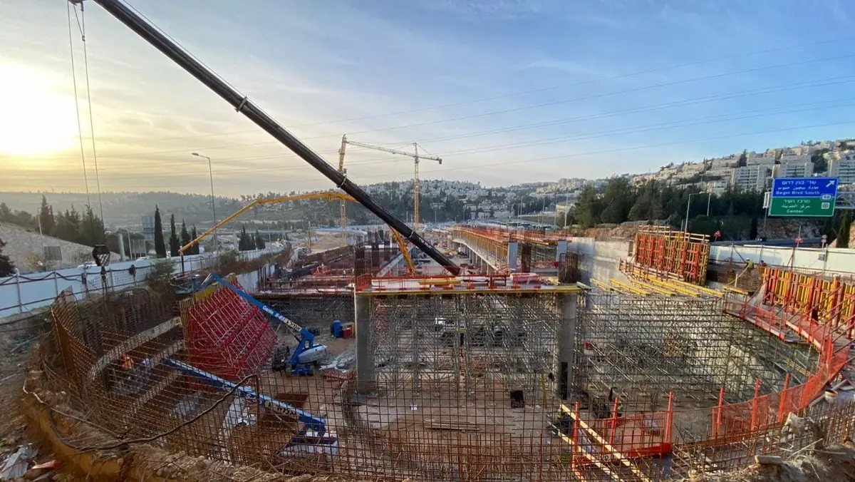 חניון ומסוף אוטובוסים 4-9 · תיעוד מהשטח